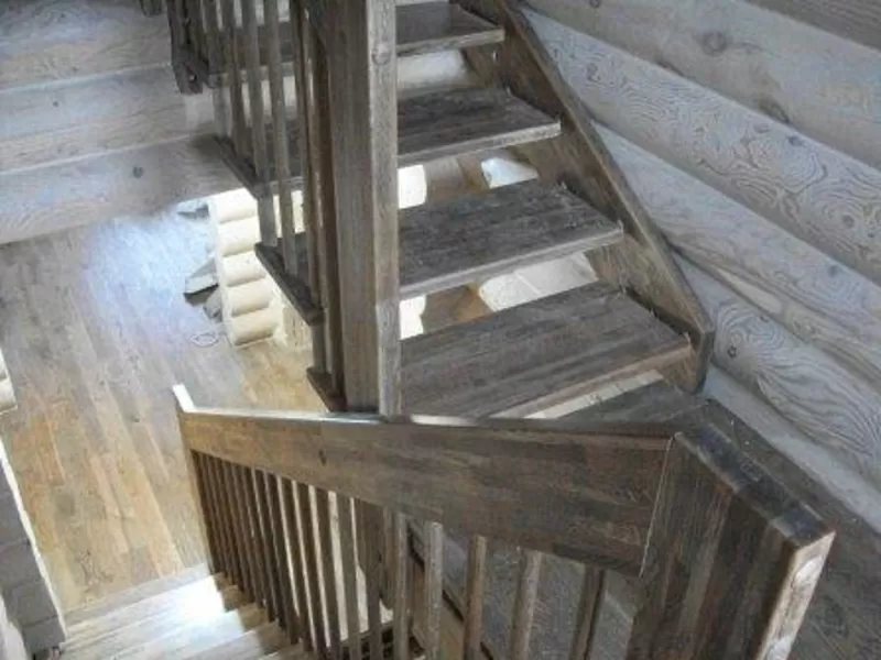 Недорогие готовые деревянные лестницы для дома,  коттеджа,  дачи. 2