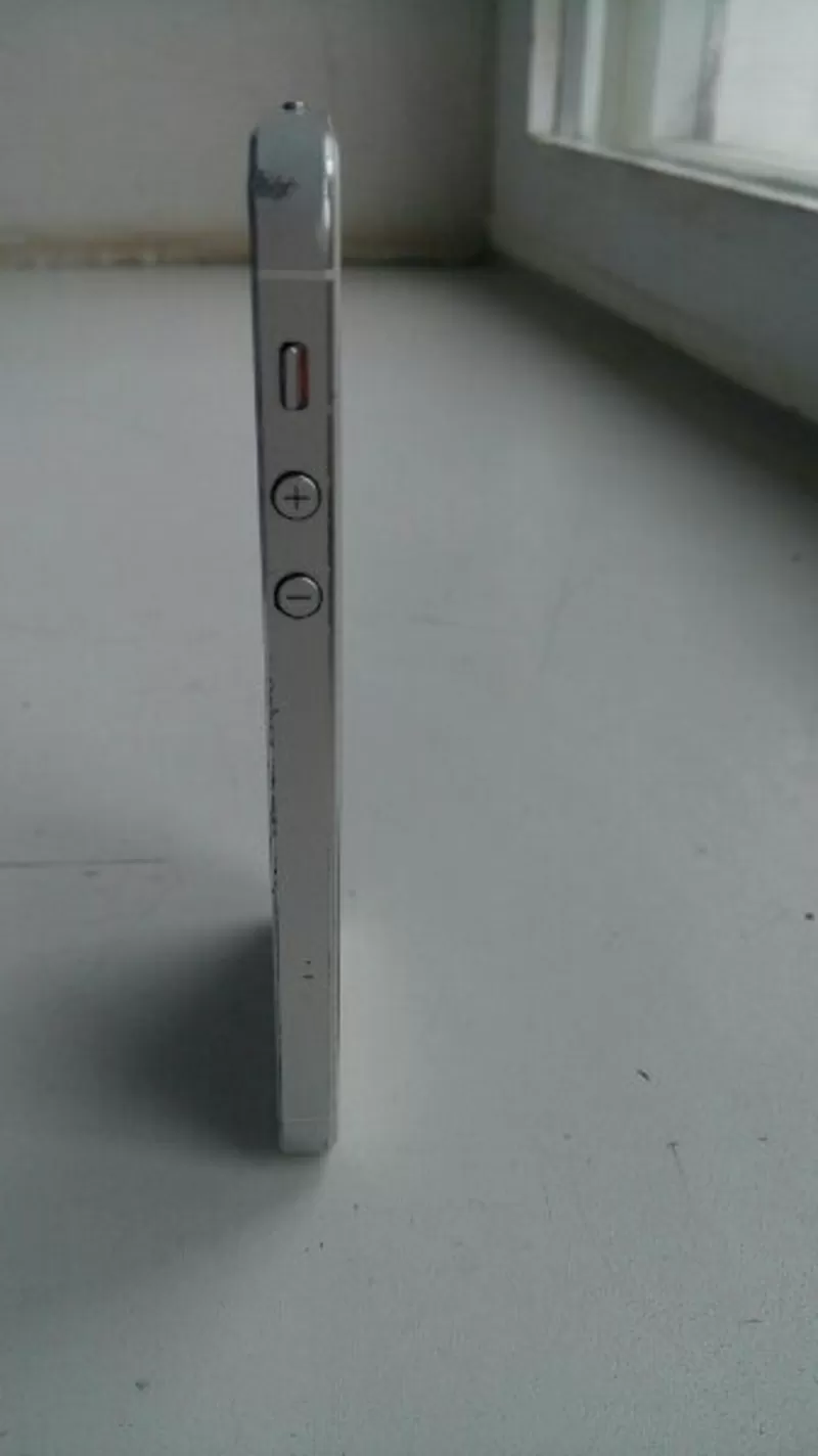 iPhone 5 16 GB white  4