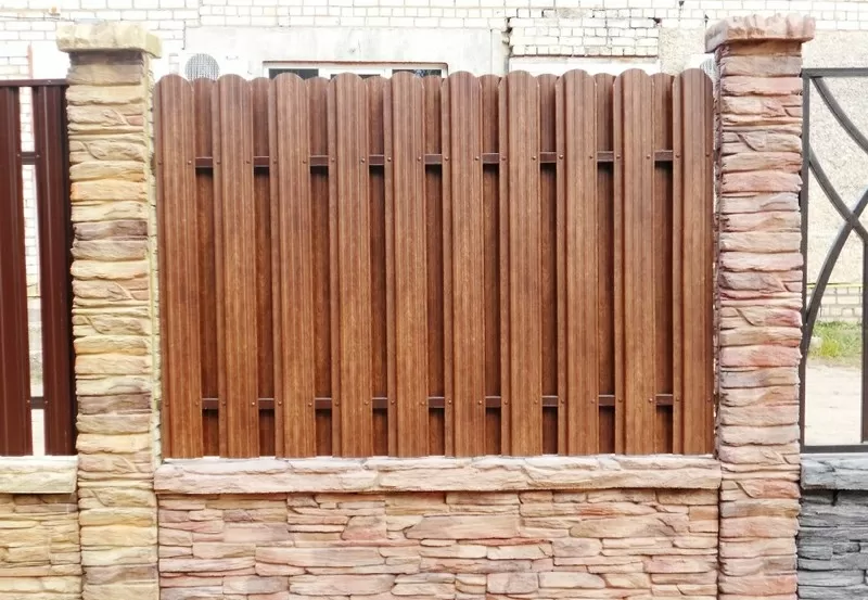 Забор из металлопрофиля — изготовление и установка
